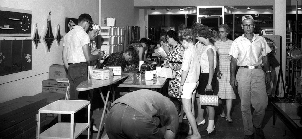 Mainstreet Midnight Madness Sale 1964 - Cape Girardeau History and Photos