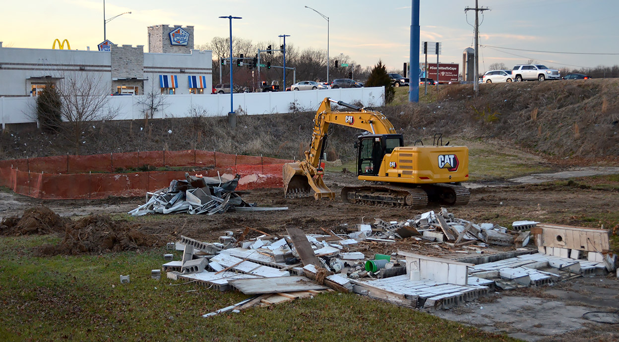 The House in a Hole Is History - Cape Girardeau History and Photos